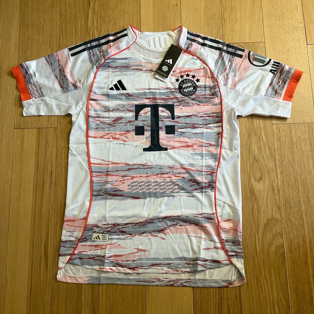 Bayern Munich Away Kit 25/26 Player Version Men’s Size Large NWT